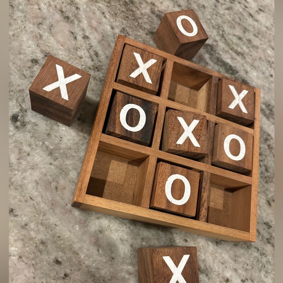XO Tic Tac Toe Table Decor - Picture 2 of 2